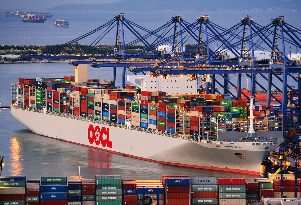 OOCL docked at a port. Source: Denis Mortimer.