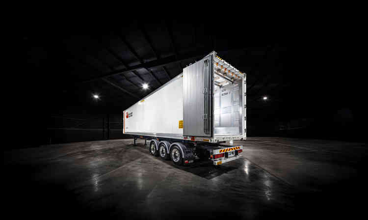 SCF Reefer Trailer Full Width Back Angle