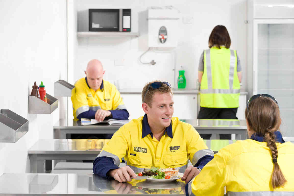 SCF Donga Eating Wide